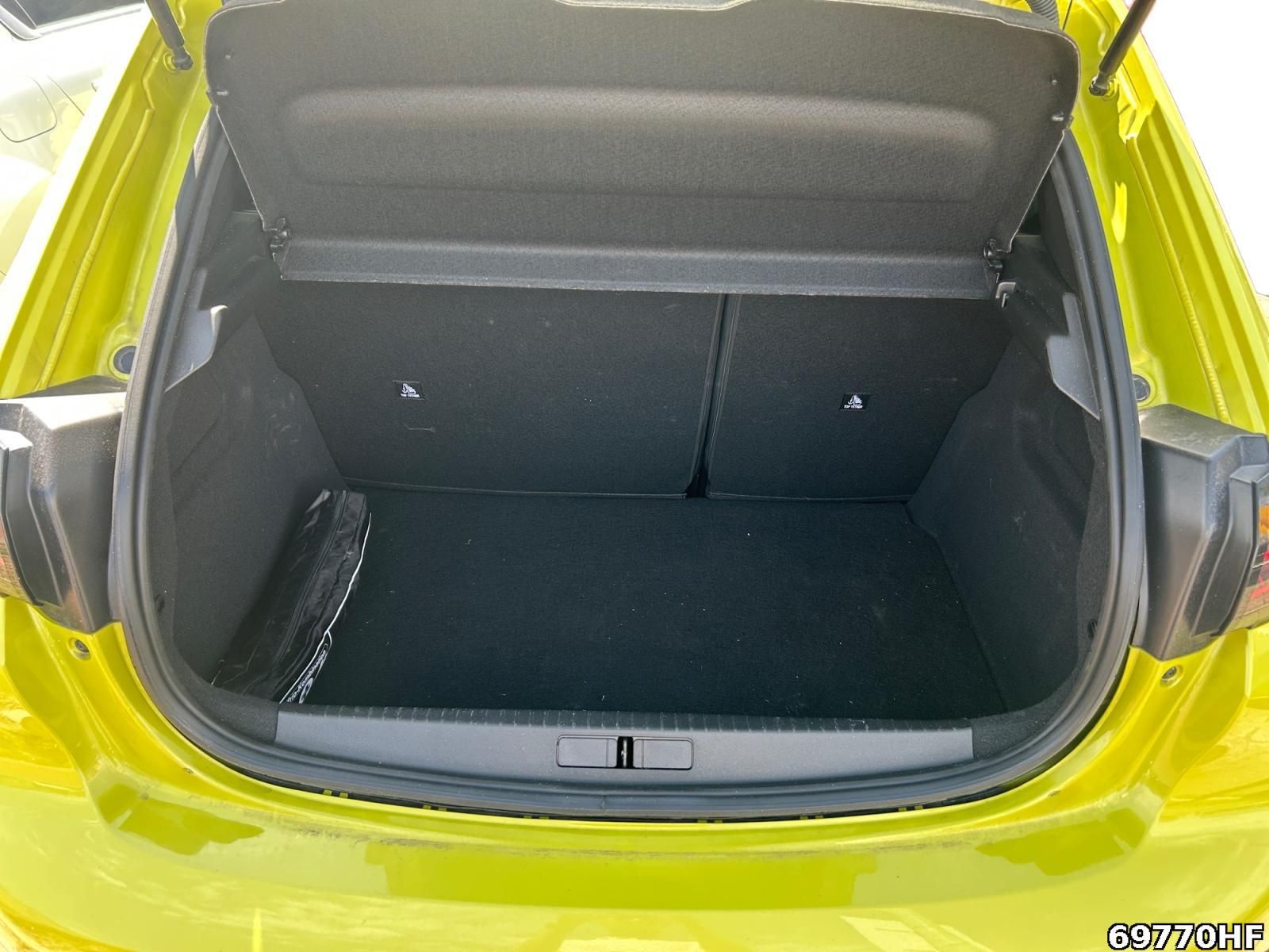 Fahrzeugabbildung Peugeot 208 1.2 Hybrid 136 GT (EURO 6e)