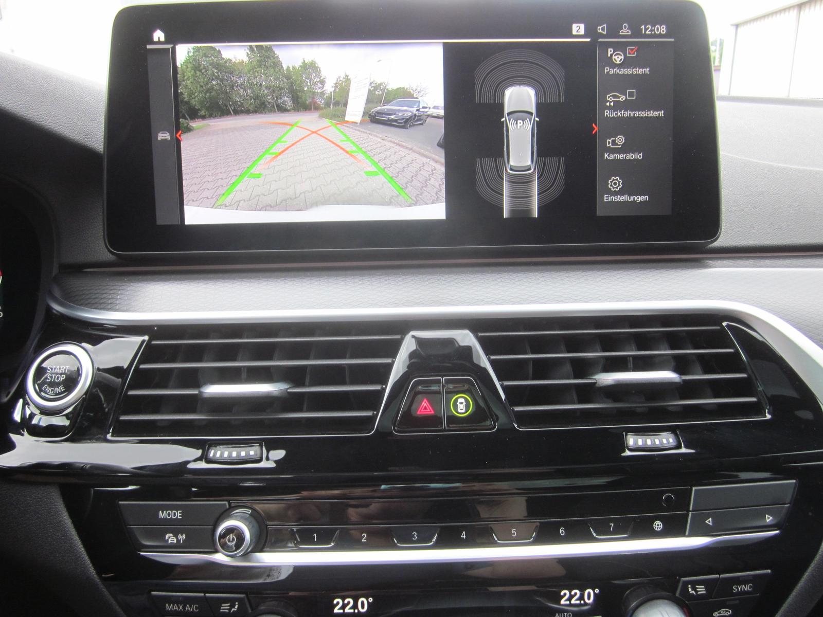BMW 530i xDrive TOURING M SPORT HUD STANDHZG PANO  A