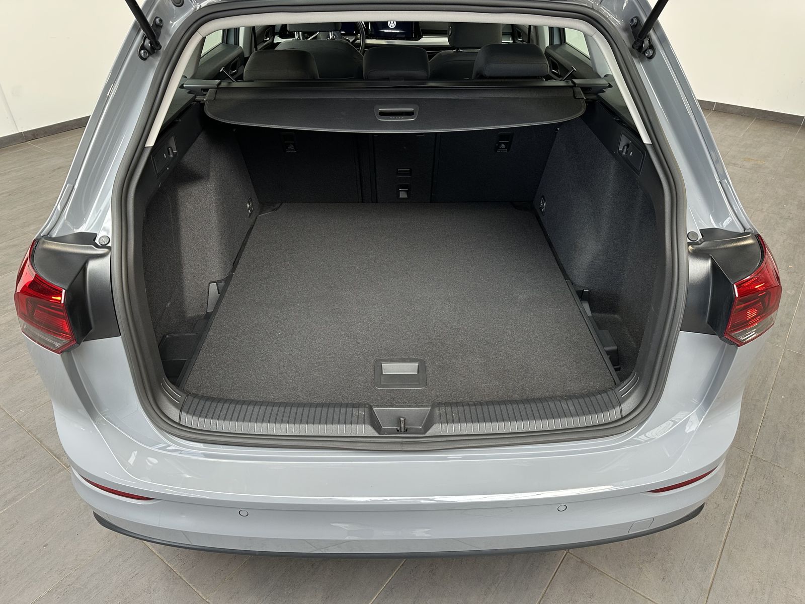 Fahrzeugabbildung Volkswagen Golf Variant 2.0 TDI DSG Life NAV+LED+ACC+STHZG