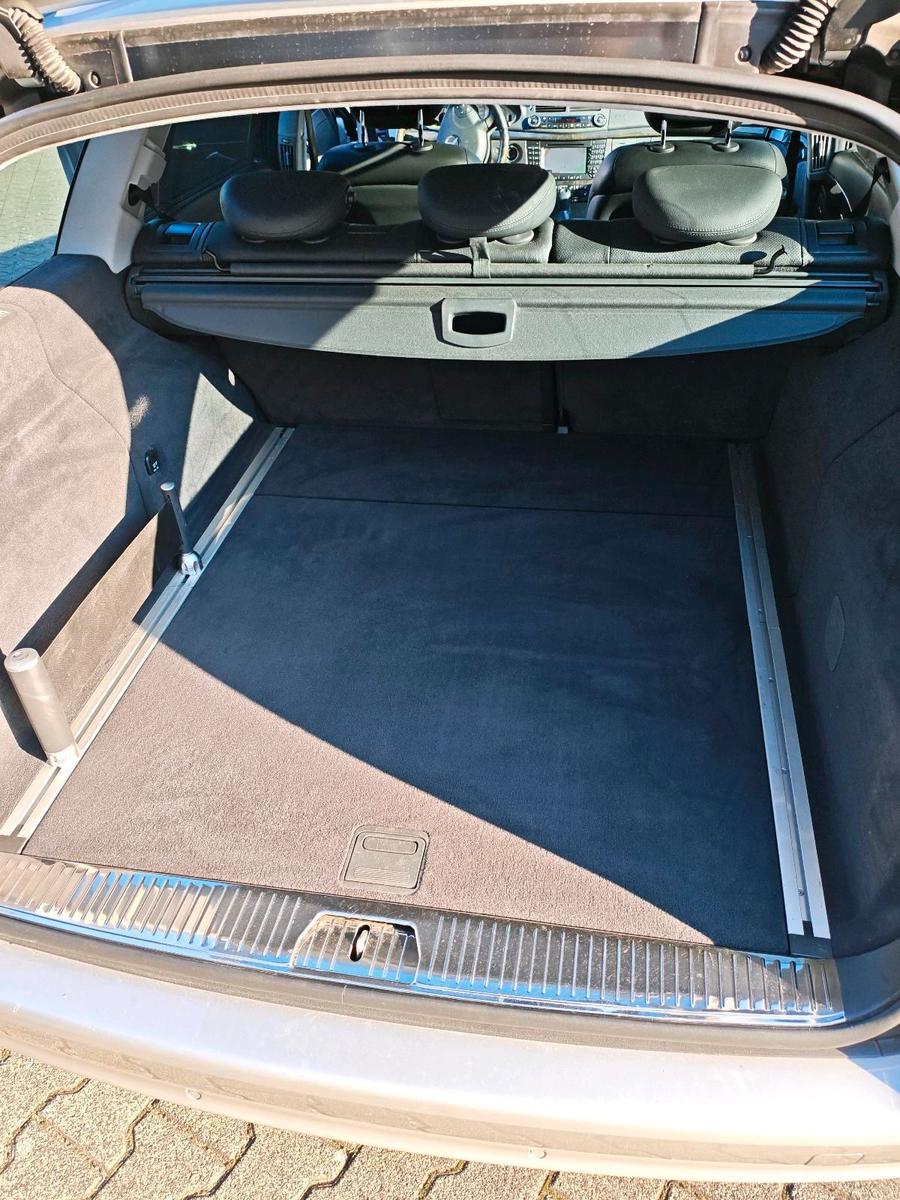 Mercedes-Benz E320 2004 — photo 12
