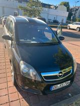 Opel Zafira 2.2,  7-Sitzer - Opel Zafira Gebrauchtwagen in Dresden