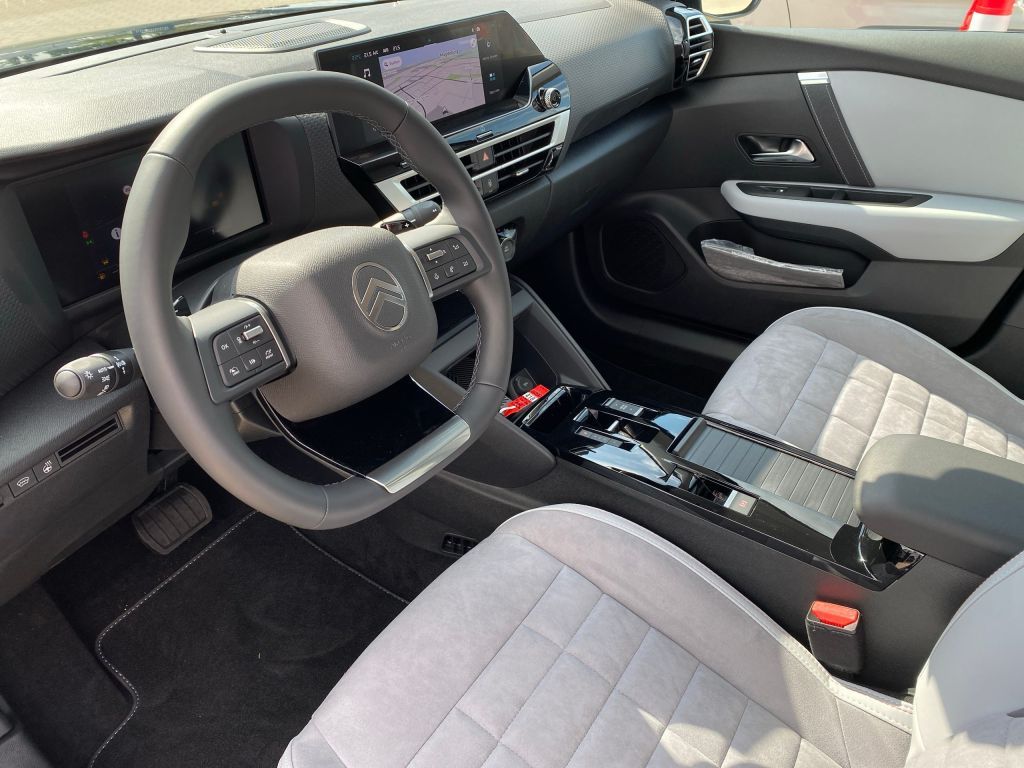Fahrzeugabbildung Citroën C4 Hybrid 145 Automatik MAX *Winter-Pak*Alcantar