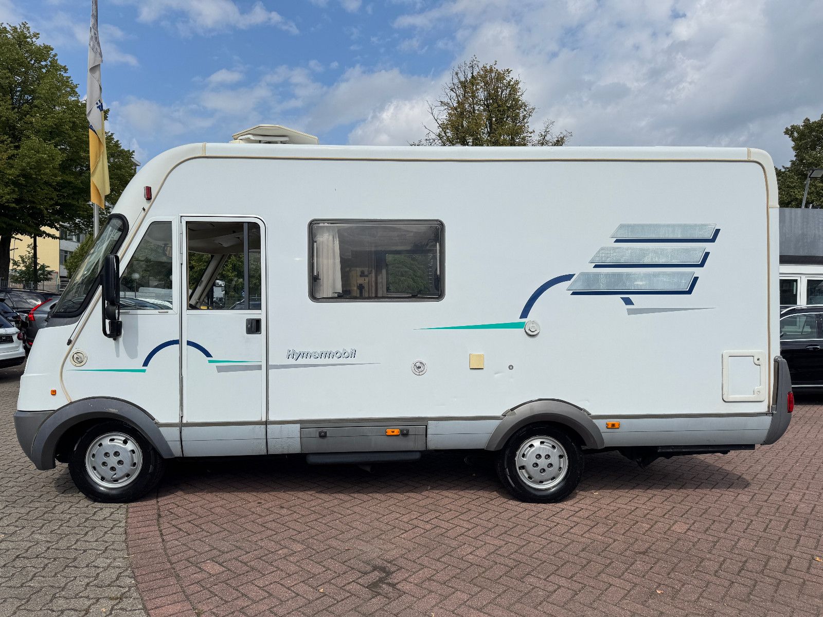 Fahrzeugabbildung HYMER / ERIBA / HYMERCAR B 574 MF HUBBETT SAT TV KLIMA KAMERA MARKISE 1H