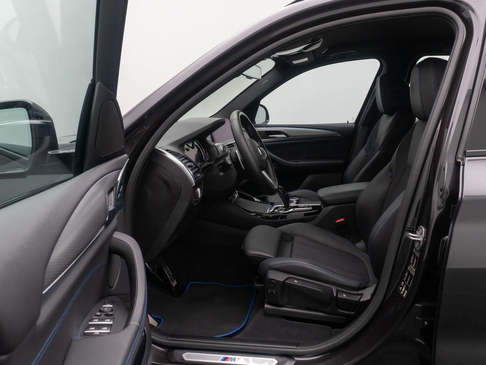 Fahrzeugabbildung BMW X3 xD20d M Sport Alarm HiFi GeschwindigRe 19Zoll