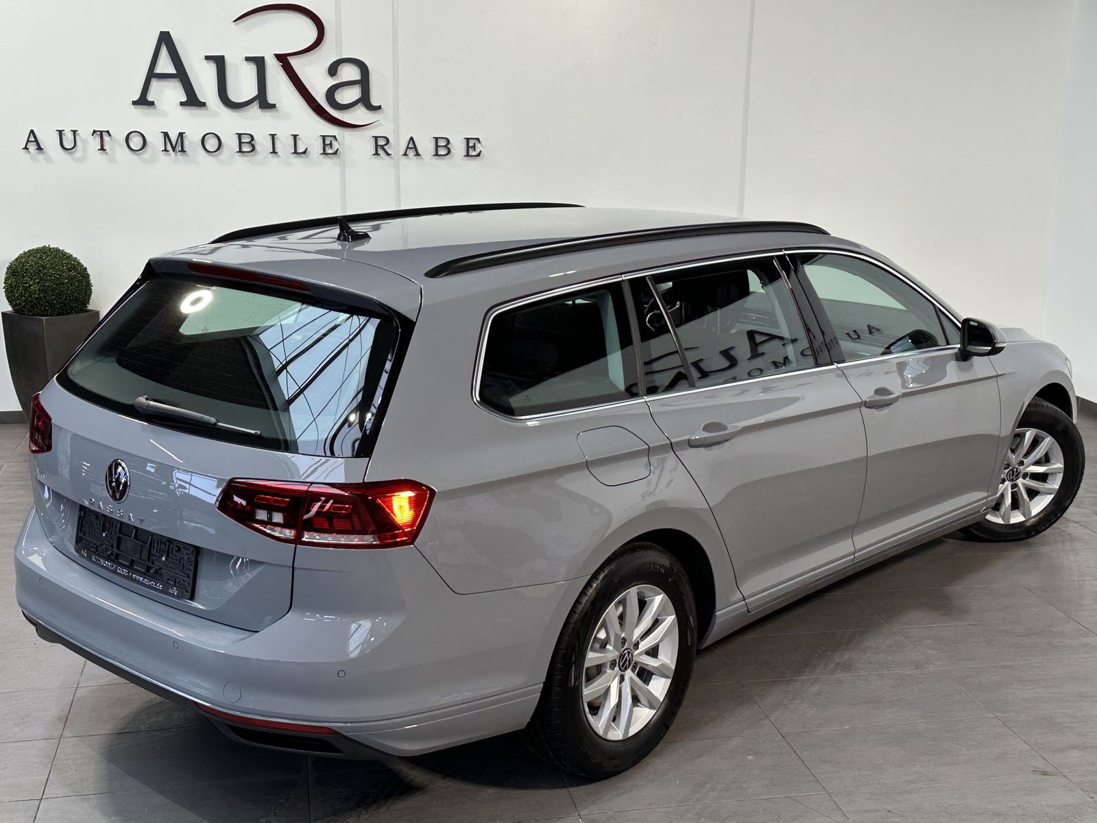 Fahrzeugabbildung Volkswagen Passat Variant 2.0 TDI DSG Business NAV+LED+ACC