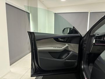 Audi Q8 - 11