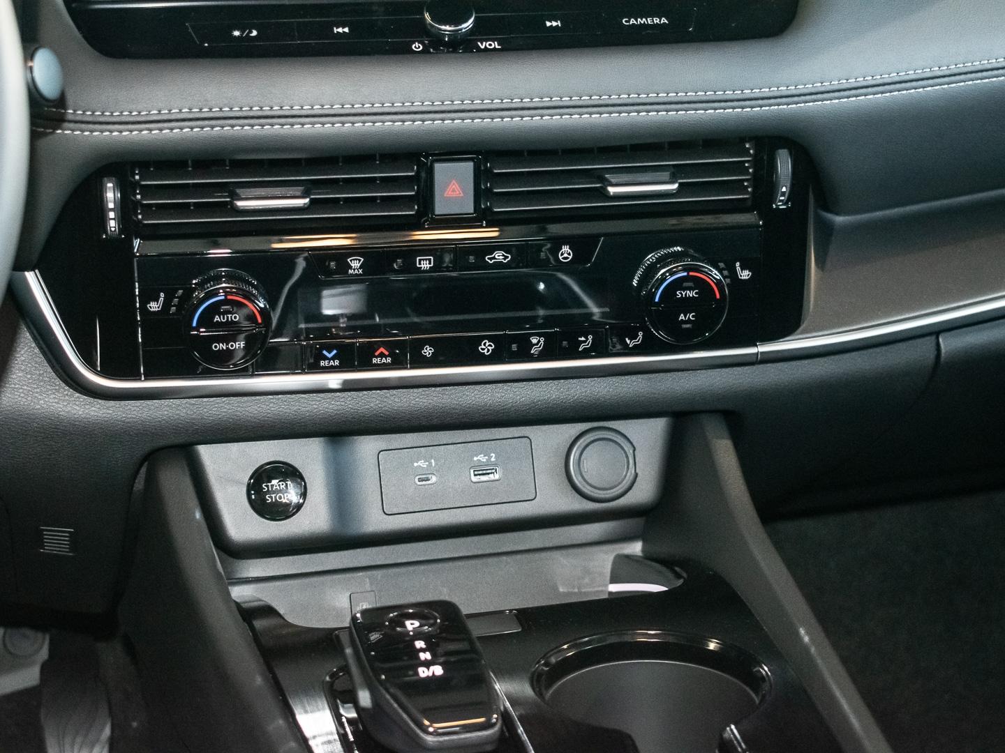 Nissan X-Trail N-Trek e-POWER Allrad 213PS Navi Leder E