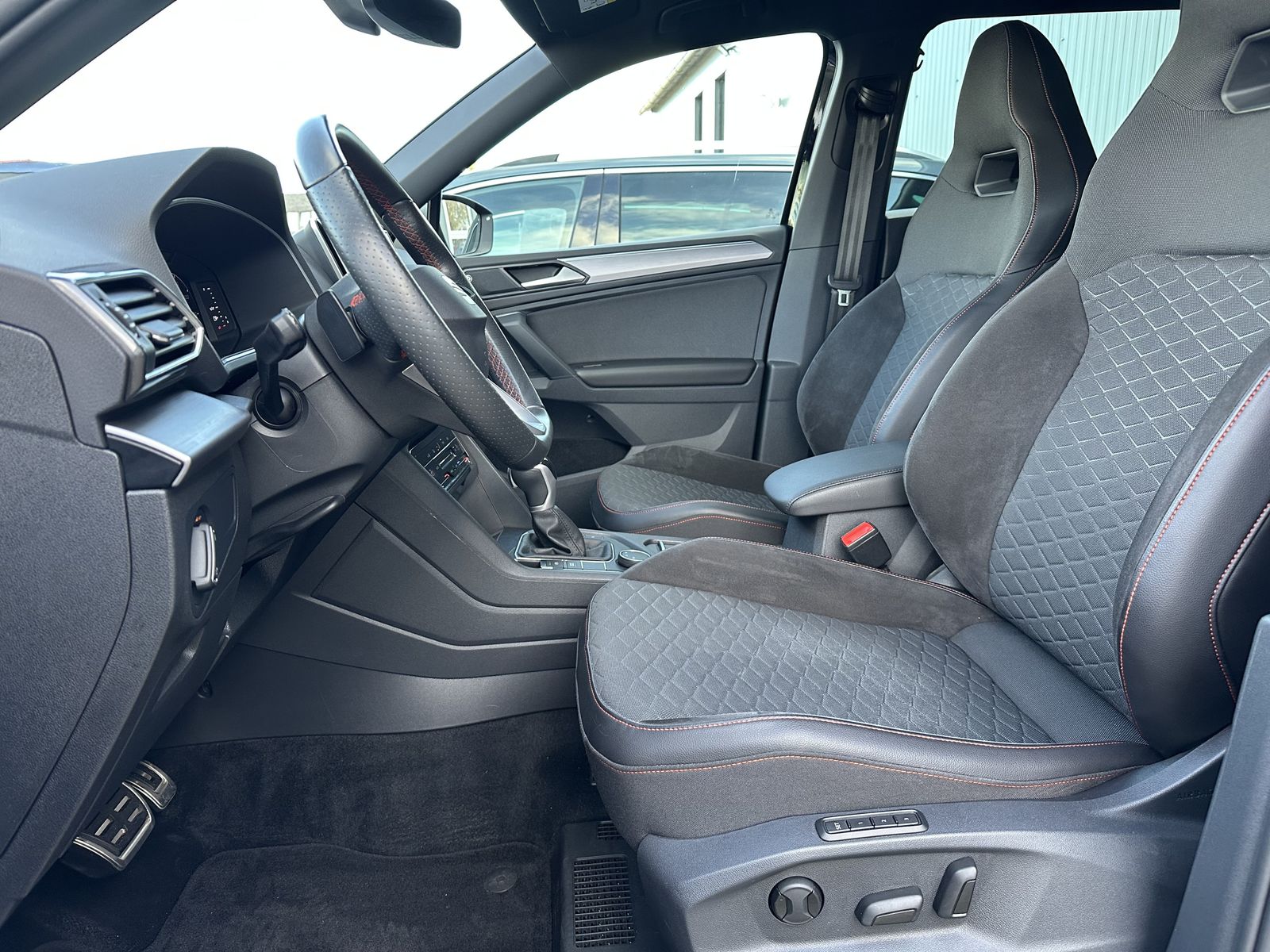 Fahrzeugabbildung SEAT Tarraco 2.0 TDI DSG FR NAV+LED+AHK+ACC+CARPLAY