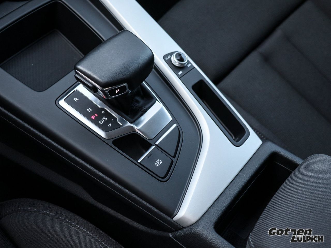 Fahrzeugabbildung Audi A4 Avant 35 TDI advanced Navi Standheizung LED
