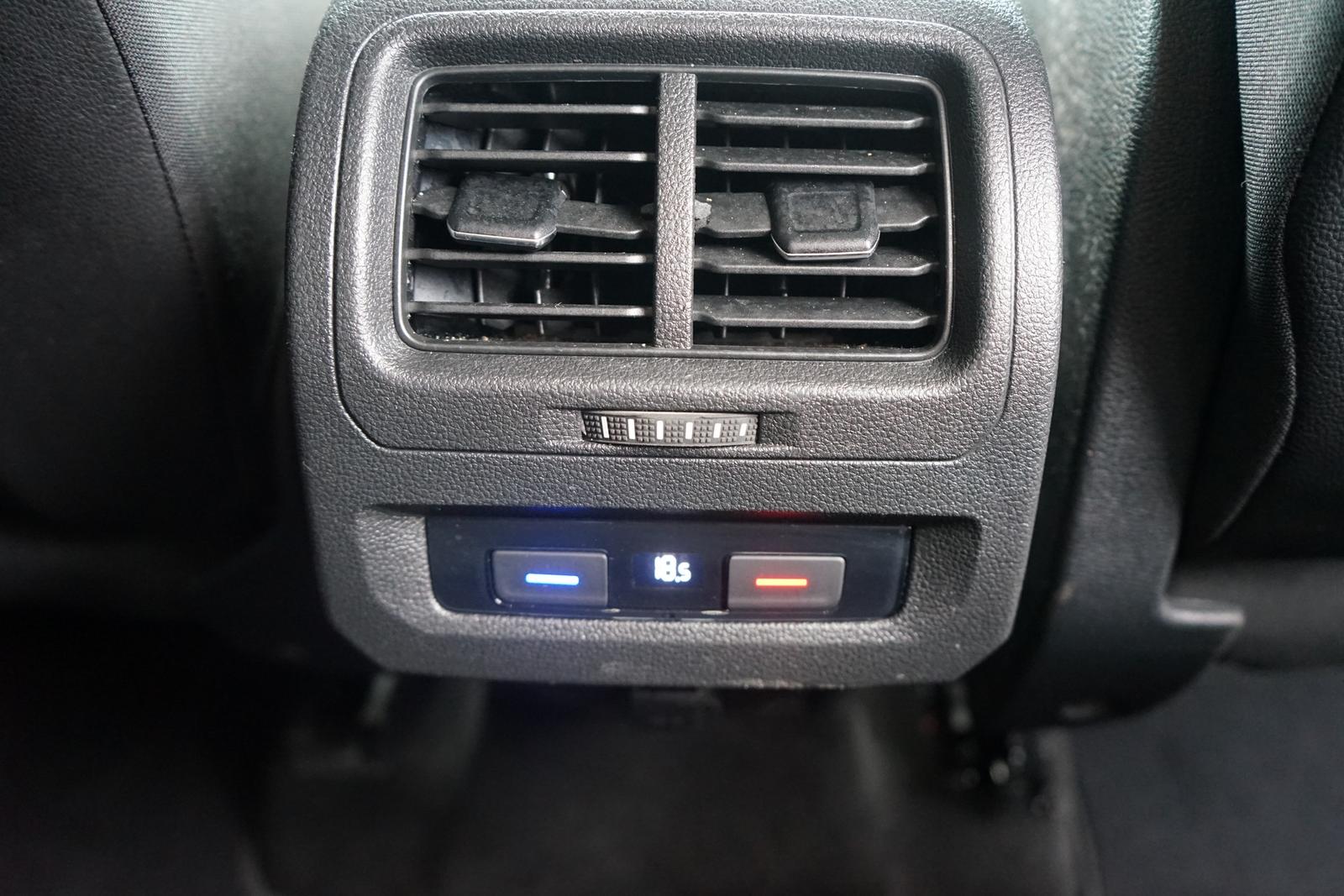 Volkswagen Touran 1.5 TSI DSG R-line LED Navi Totwinkel DAB, миниатюра 18