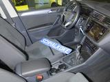 Volkswagen Tiguan 1.5 TSI OPF Life Navi ACC DAB LM17 - Volkswagen Tiguan: Grau