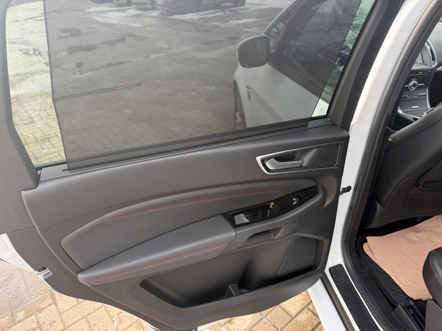 Fahrzeugabbildung Ford S-Max ST-Line ACC LED TWA RFK Pano AHK Navi el.