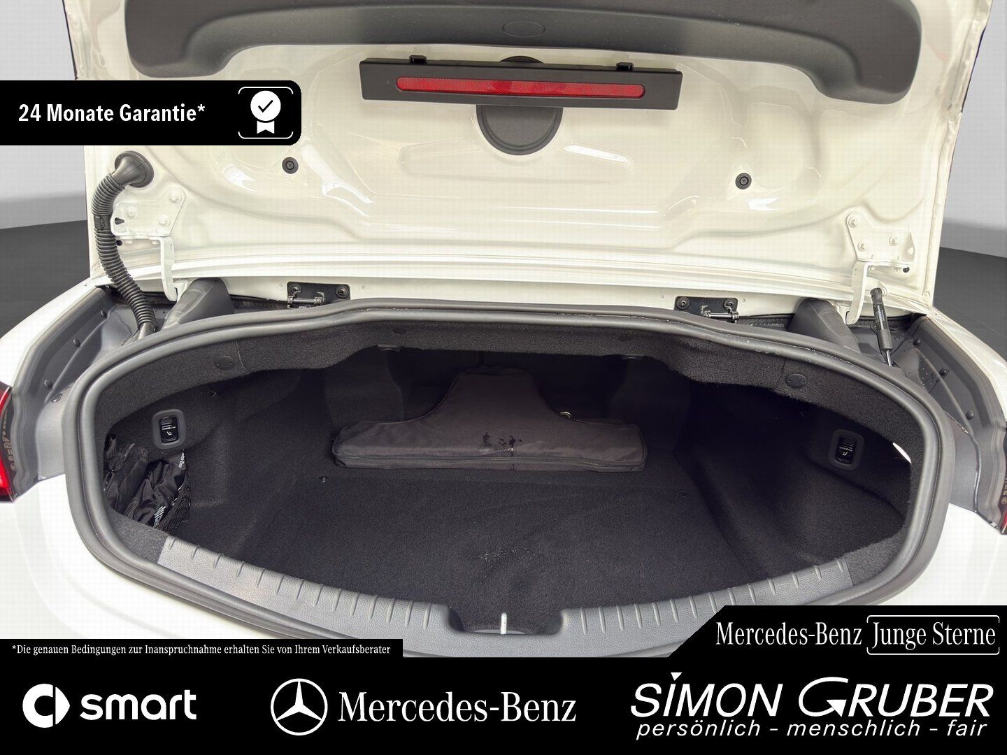 Fahrzeugabbildung Mercedes-Benz CLE 53 4M+ Cabrio AMG Optik RealSound Sitzklima