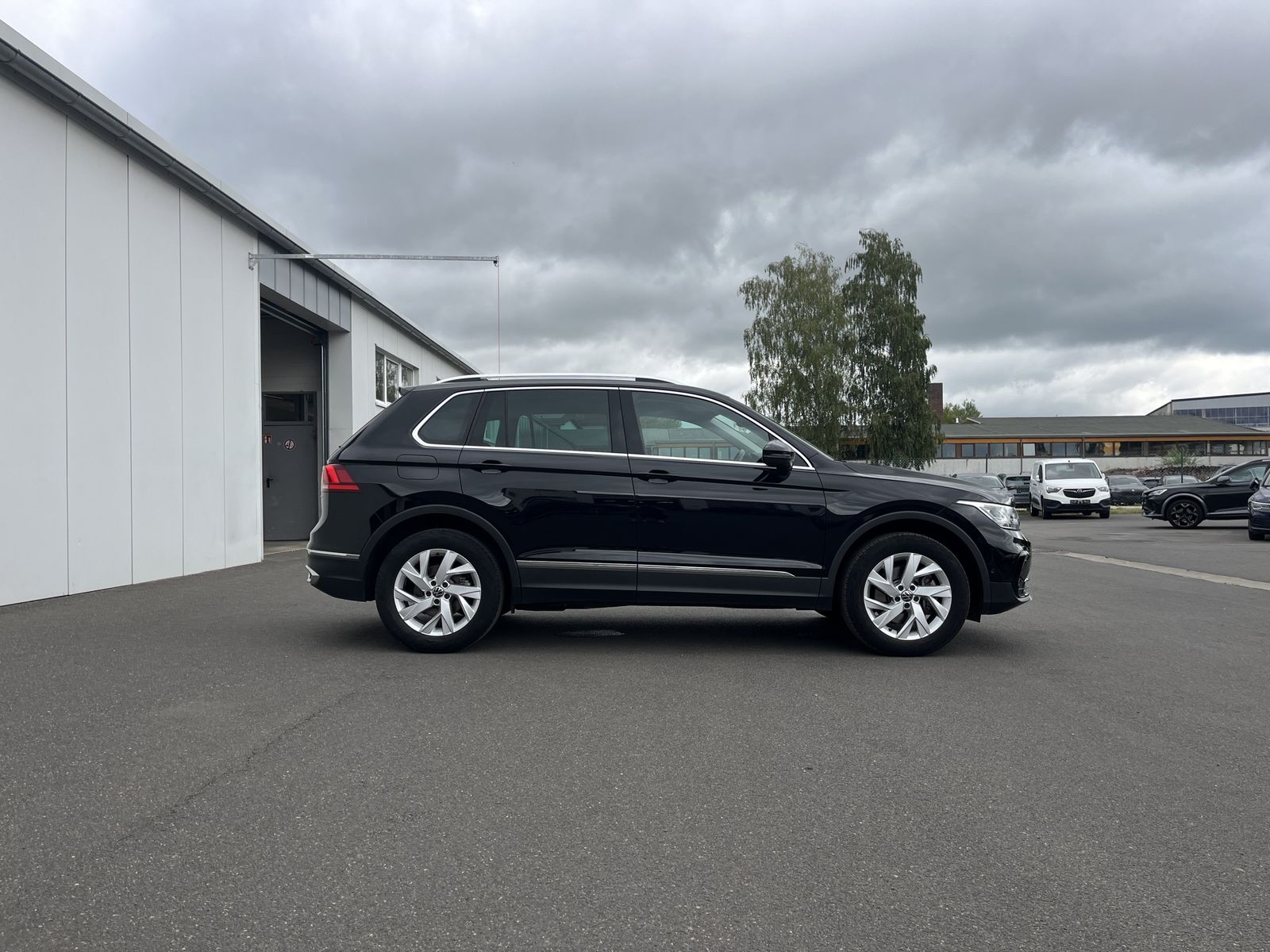Volkswagen Tiguan 1.4 TSI e-Hybrid Elegance 156€ m.20% Anz. foto 5