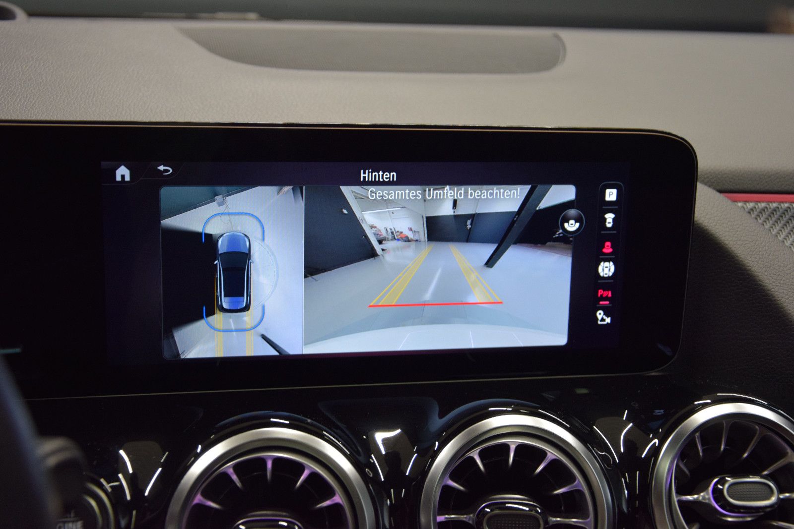 Fahrzeugabbildung Mercedes-Benz B 250 4Matic AMG Pano 360° Night ACC MBUX