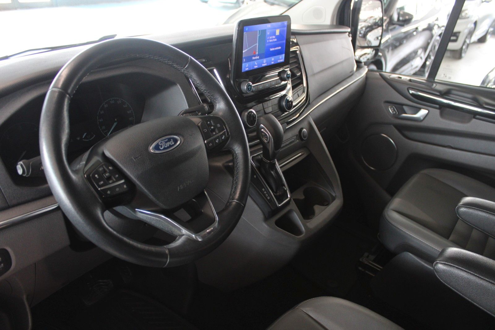 Fahrzeugabbildung Ford Tourneo Custom Titanium X Aut. 8-Si XENON LEDER