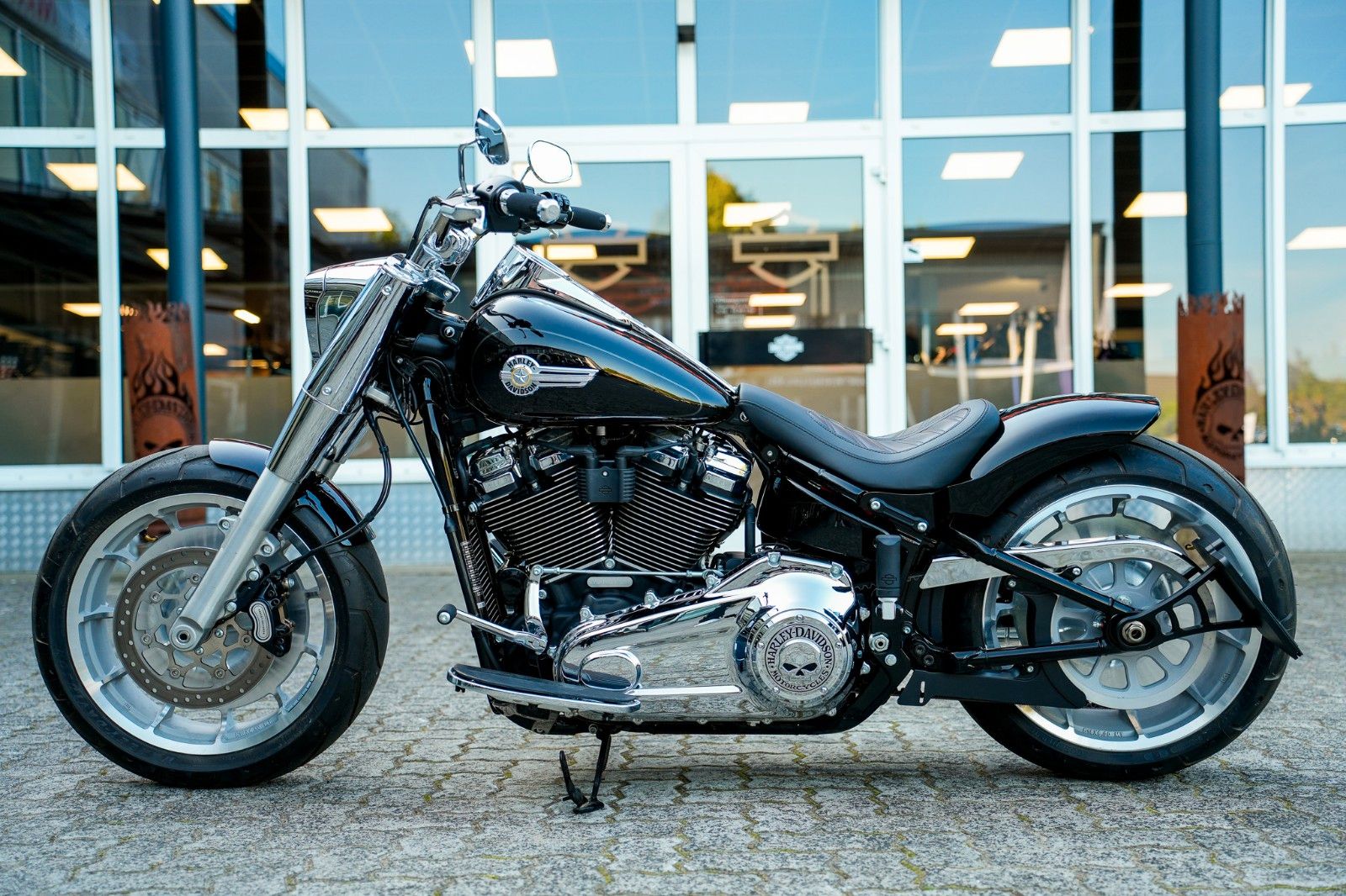 Fahrzeugabbildung Harley-Davidson SOFTAIL FAT BOY FLFBS 114 - JEKILL&HYDE -