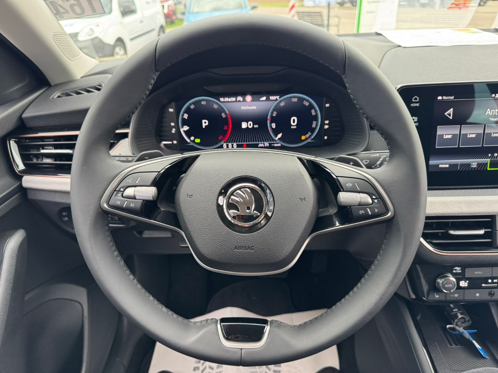 Fahrzeugabbildung SKODA Scala Selection TSI DSG*RFK*NAVI*LED