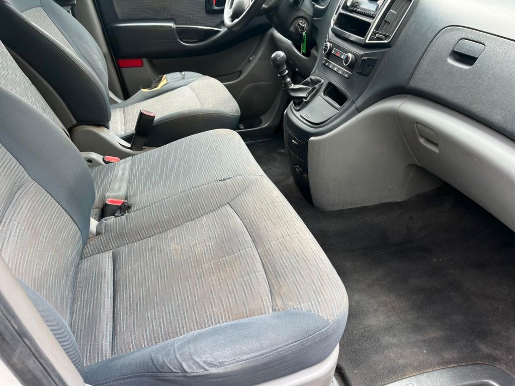HYUNDAI H-1 Starex Klima 1-Hand Euro 5 Ahk - Bild 9