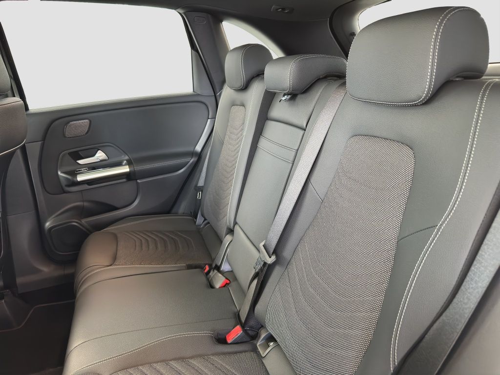 Fahrzeugabbildung Mercedes-Benz B 200 SpurH*AUT*LM*Teilled.