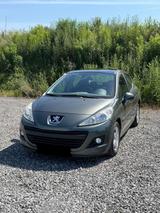 Peugeot 207 ,,TÜV NEU 06-28Panorama/Klima... - Peugeot 207 in Braunschweig