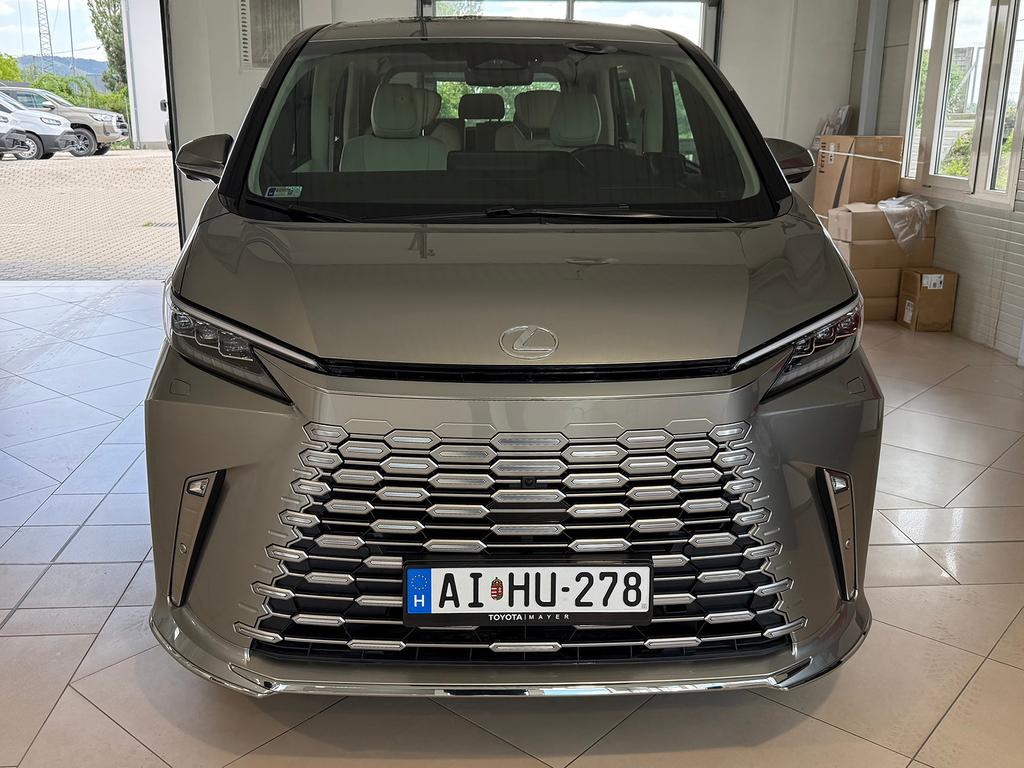 Lexus LM 350h Luxury