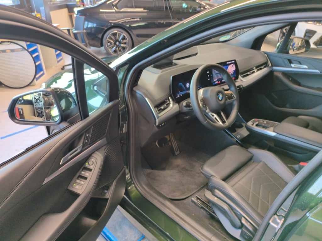 Fahrzeugabbildung BMW 218 i Active Tourer M Sport HuD Leder Kamera AHK
