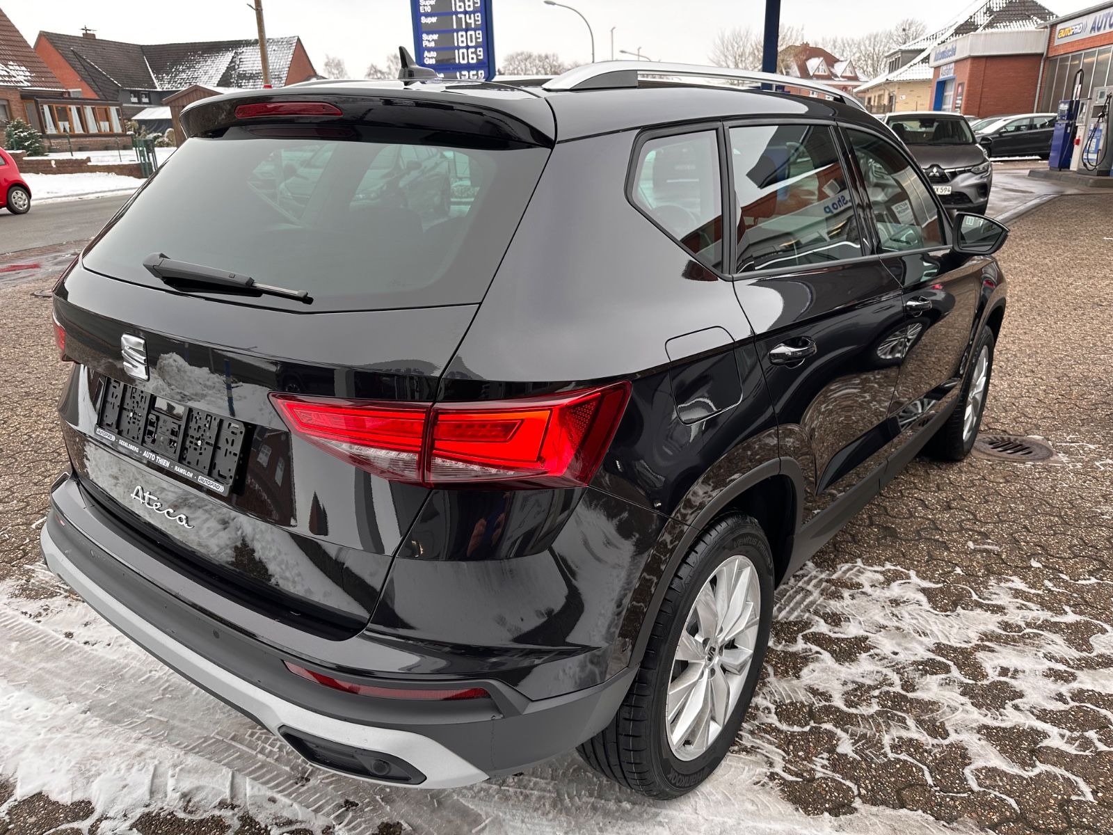 Fahrzeugabbildung SEAT Ateca 1.5 TSI Style DSG AHK/Navi/ACC/LED/SHZ/APP