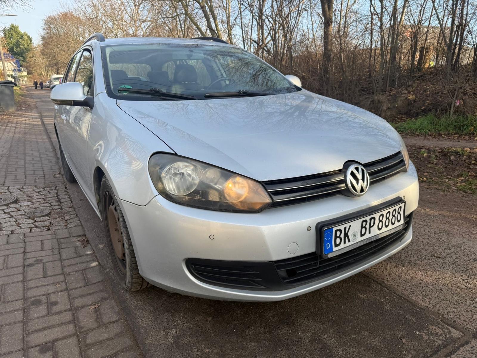 Volkswagen Golf 2010 — двигун 1.598 cm³, 105 HP (77kW)