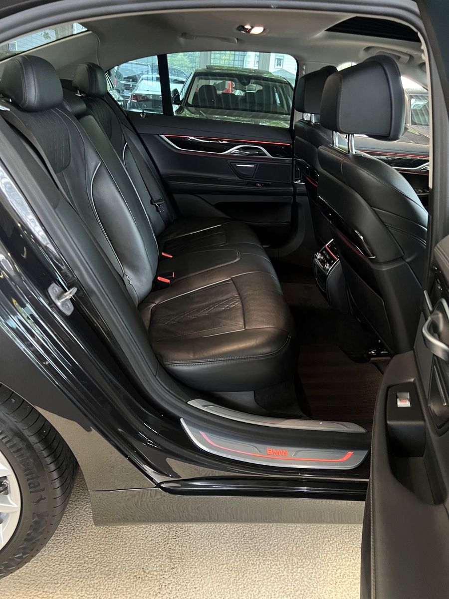 Fahrzeugabbildung BMW 740 d xDrive *MASSAGE* LEDER EXCLUSIVE *