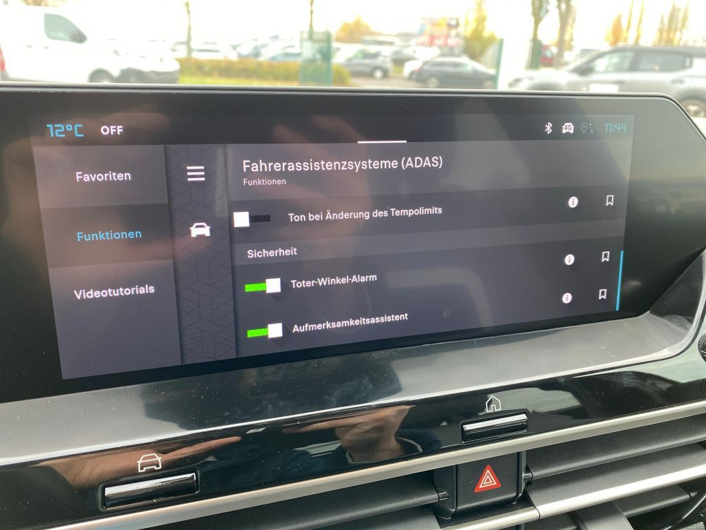 Fahrzeugabbildung Citroën C4 Benziner 130 Automatik MAX *Winter-Paket*