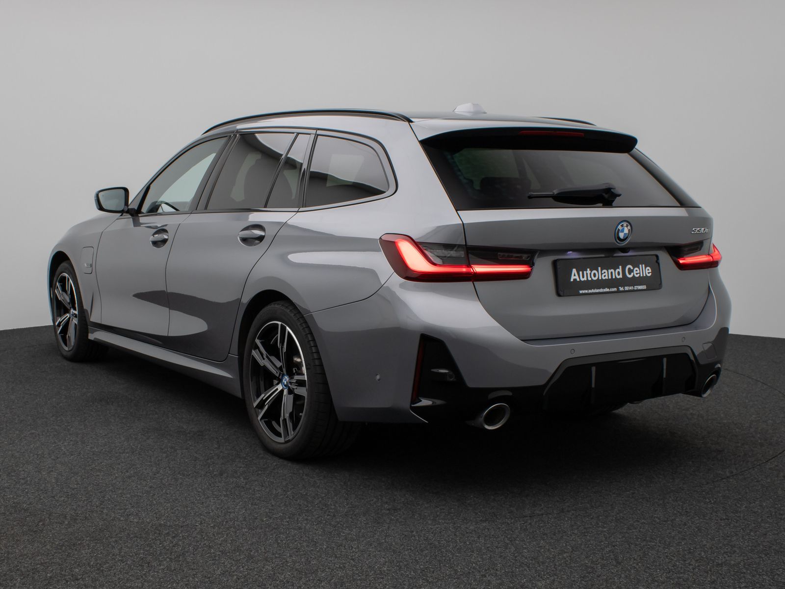 Fahrzeugabbildung BMW 330e M Sport Panorama Kamera HUD DAB HiFi AHK