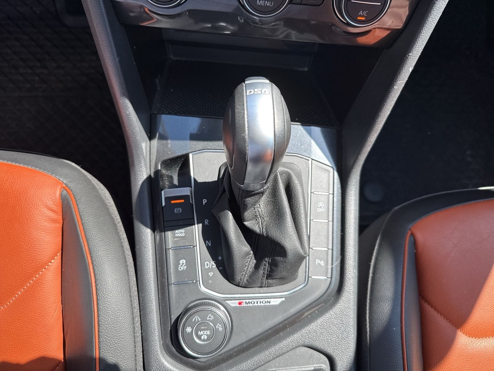 Tiguan 2.0 TSI Highline 4Motion, Leder, Sthzg, L