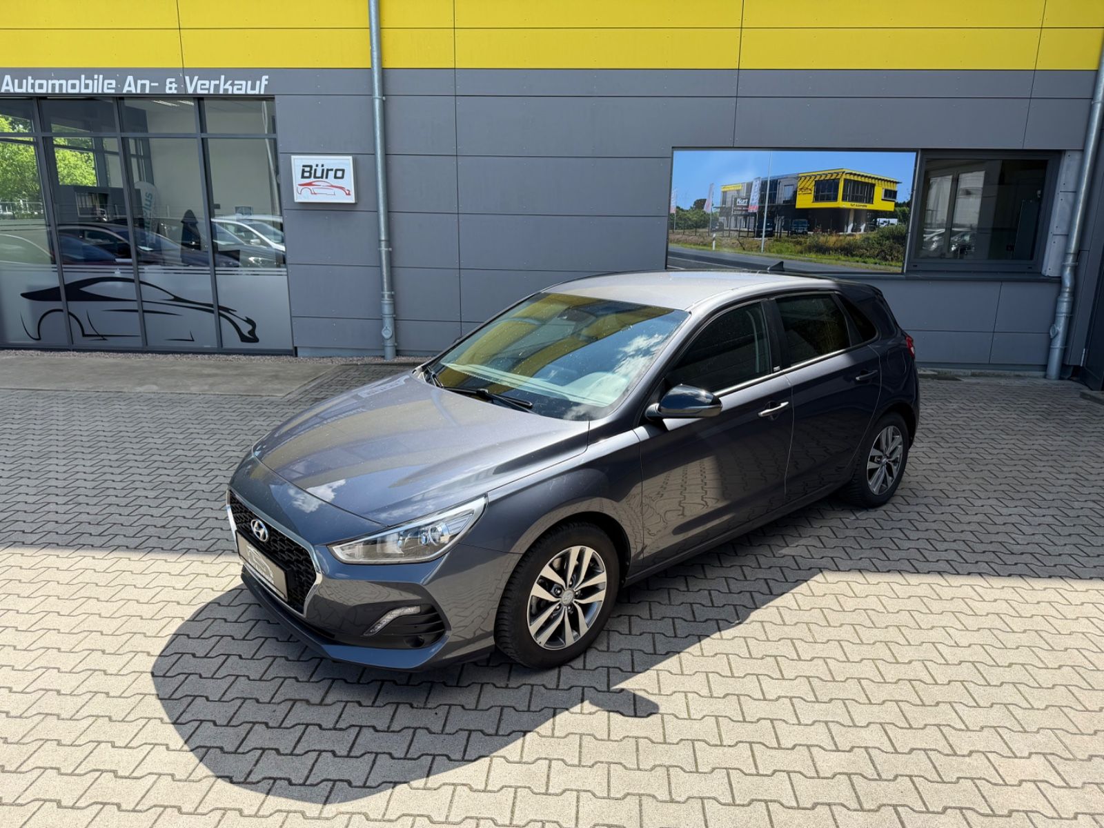 HYUNDAI i30