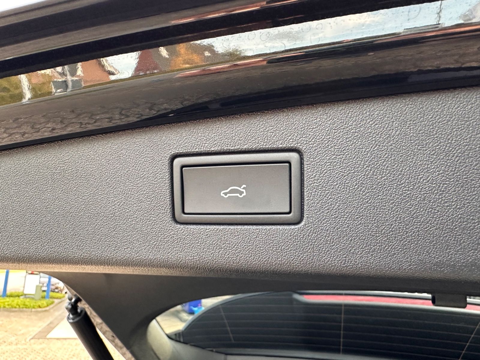 Fahrzeugabbildung Volkswagen Tiguan R-Line 2.0 TDI DSG Black/Pano/Matrix/AHK