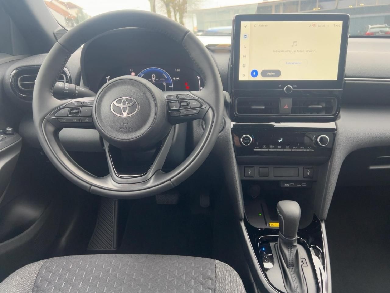 Fahrzeugabbildung Toyota Yaris Cross 1,5 Hyb Teamplayer *1,99% bis 28.02.