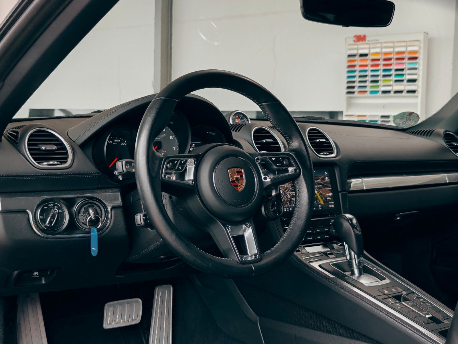 Fahrzeugabbildung Porsche BOXSTER S - 718 AVENTURINGRÜN METALLIC