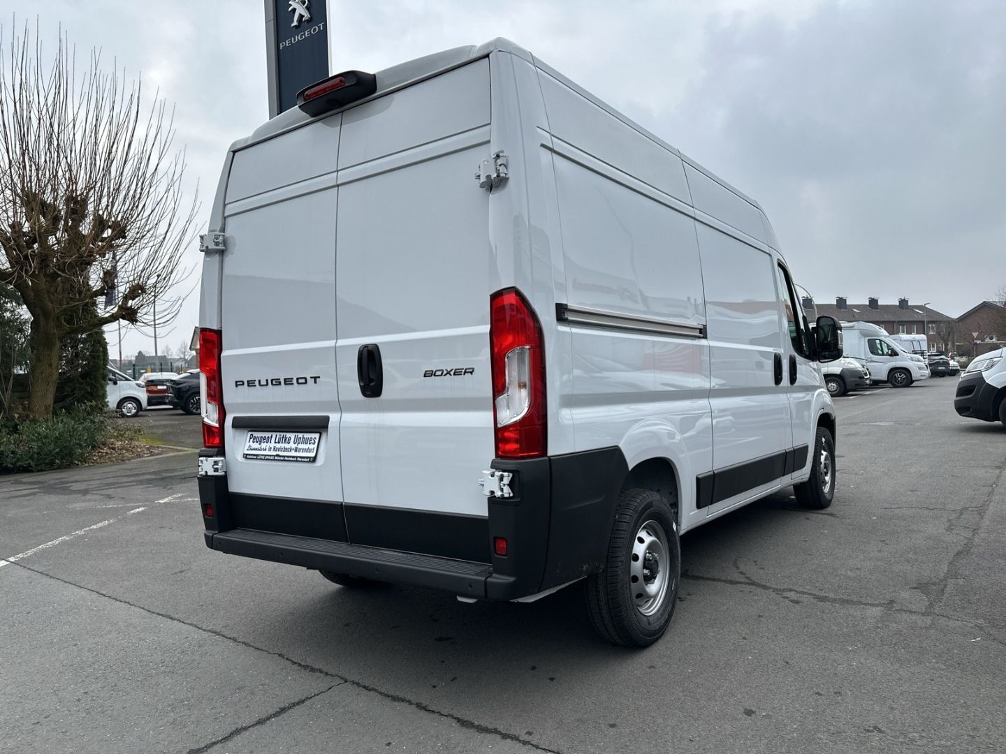 Fahrzeugabbildung Peugeot Boxer 2.2 Kastenwagen 335 L2H2 BlueHDi 140 SHZ
