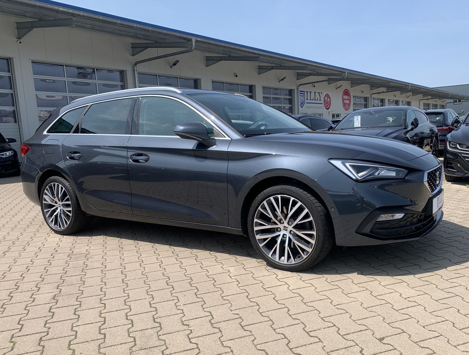 Fahrzeugabbildung SEAT Leon 2.0 TDI Xcellence*AHK*LED*Cam*VCOCK*Navi*