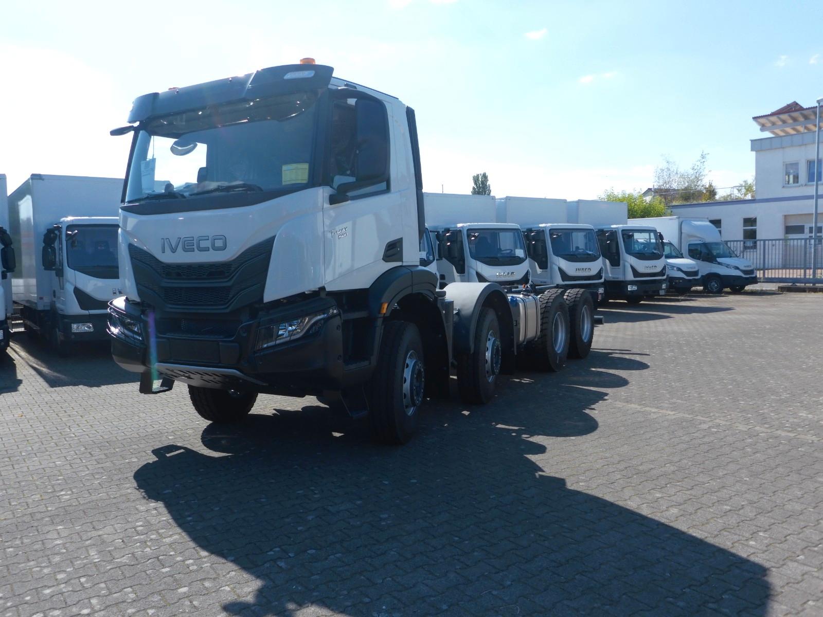 Iveco T-Way AD410T54 8X4 Radstand.4250mm 2-Stück MY 25