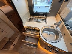 HYMER-ERIBA B MCT 550-LED-Distronic-Sat-1.Hd.Zul GG 3500 kg
