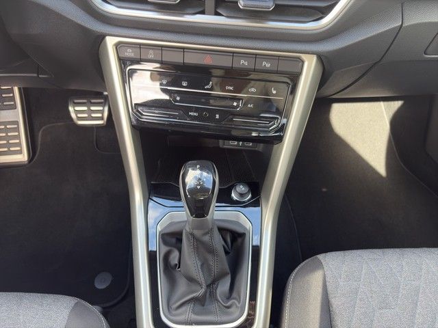 Fahrzeugabbildung Volkswagen T-Roc Move 1.5 TSI 110 kW *Navi*