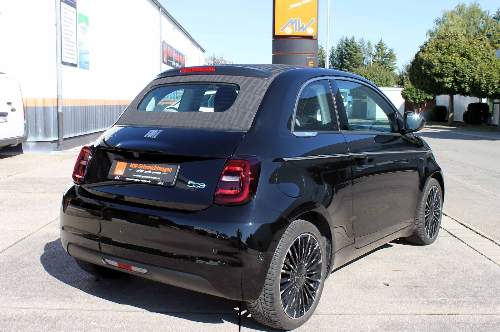 Fahrzeugabbildung Fiat 500e La Prima by Bocelli ACC LED KAM PDC BT SHZ