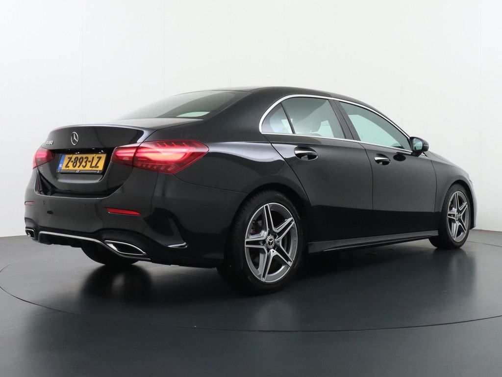Mercedes-Benz A 180 Star Edition AMG Line