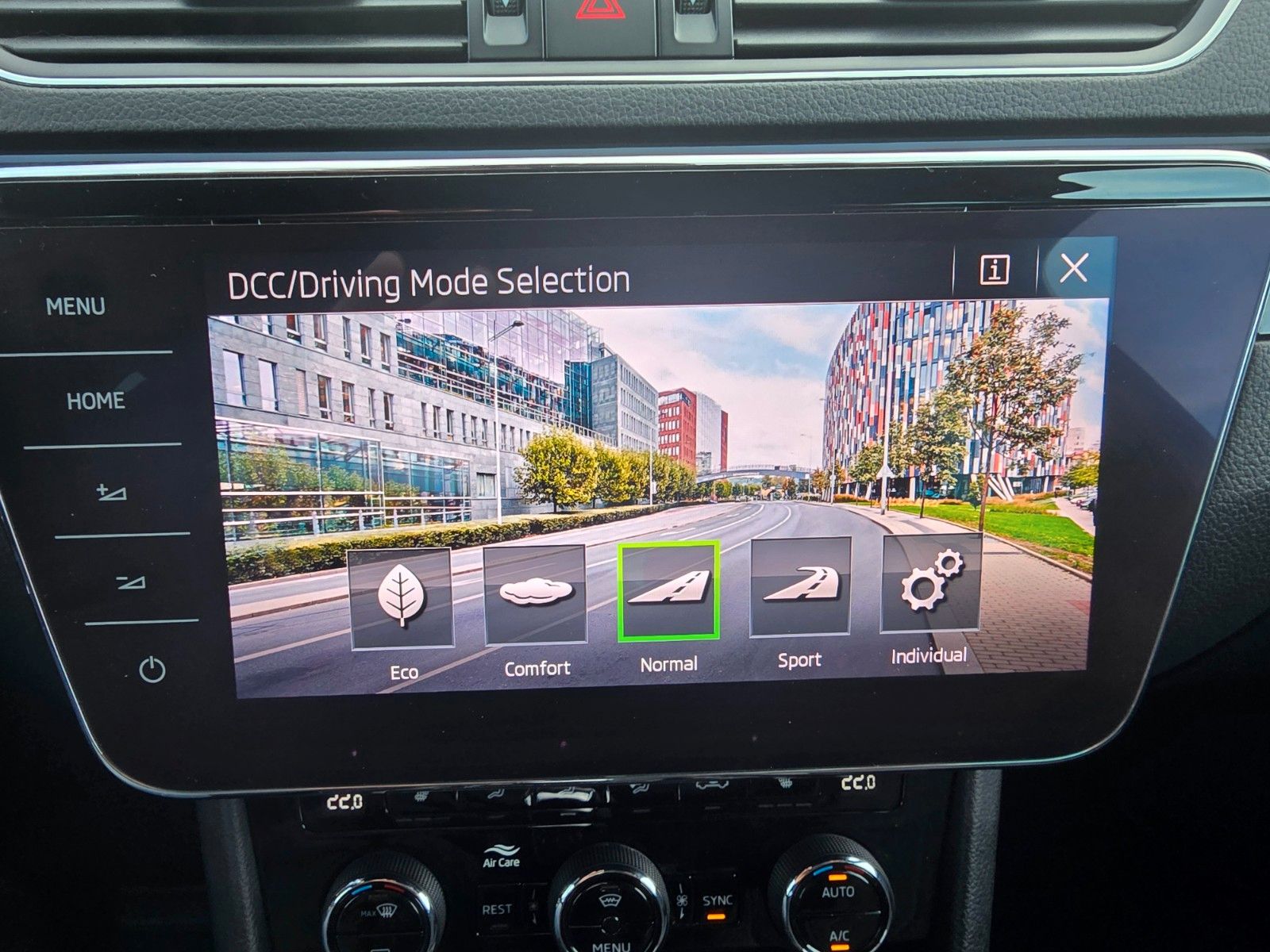 Skoda Superb Combi Sportline 4x4 LED ACC 4xSHZ foto 9