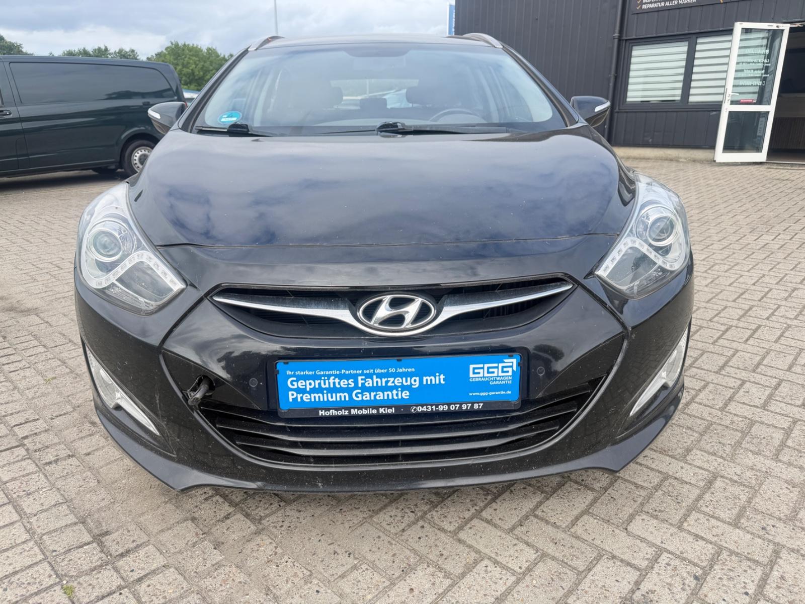 Hyundai i40 2013 — rear view