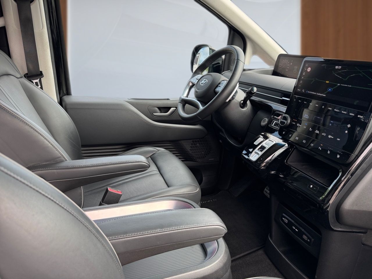 Fahrzeugabbildung Hyundai STARIA SIGNATURE SHZ*LHZ*PANO*BOSE*