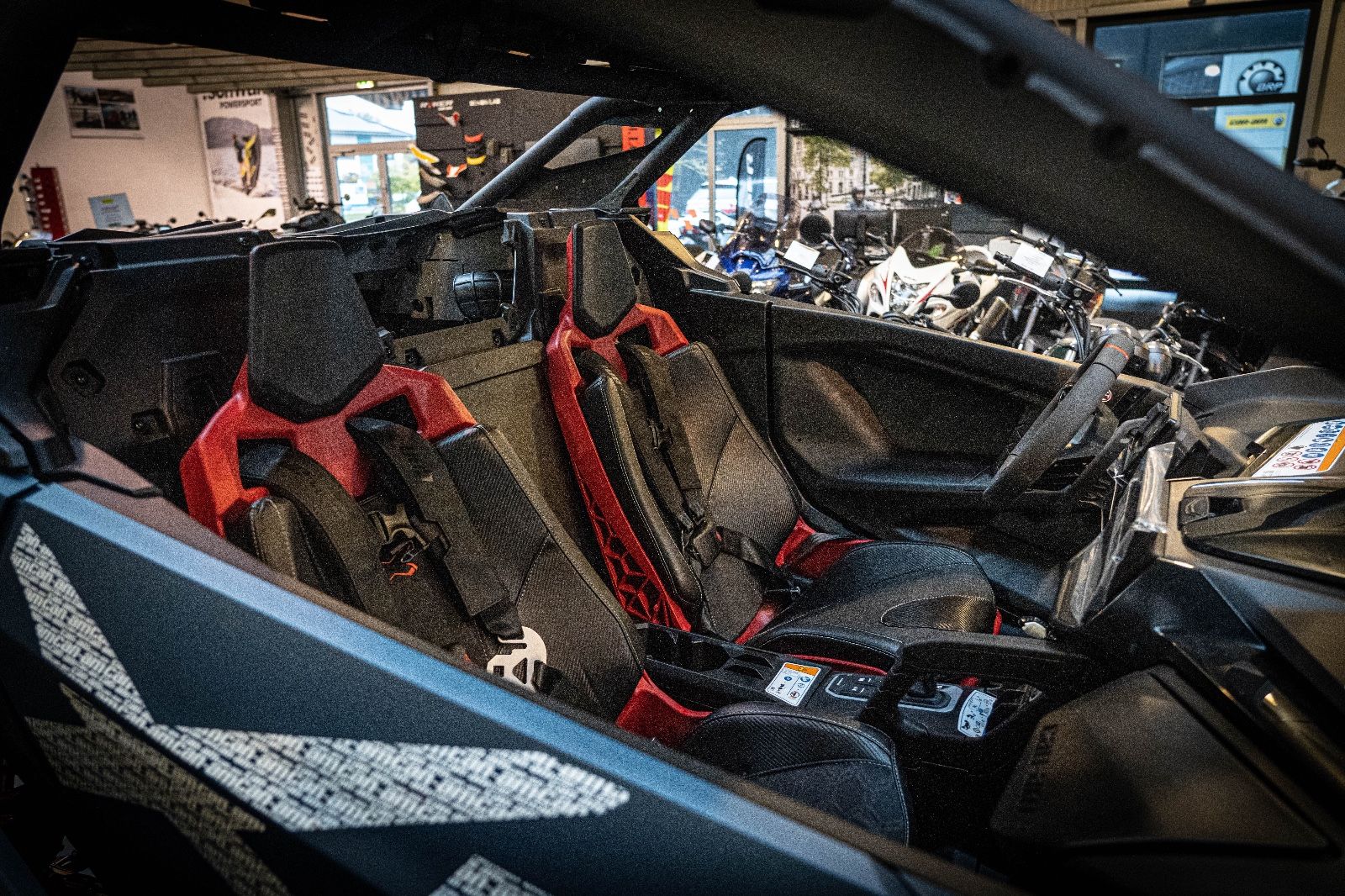 Fahrzeugabbildung Can Am Maverick R 2025