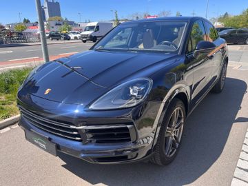 Porsche Cayenne - 1