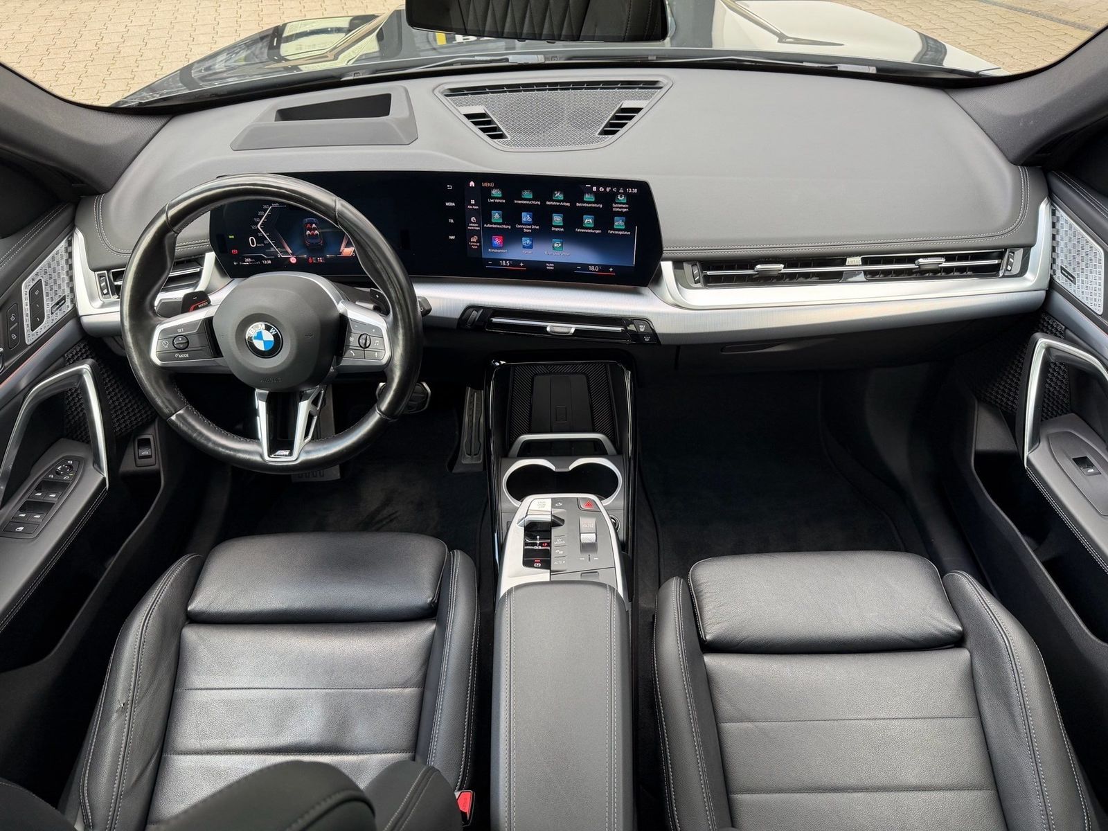 BMW X1 xDrive23i M Sport DA Prof PA HuD Pano AHK HK foto 3